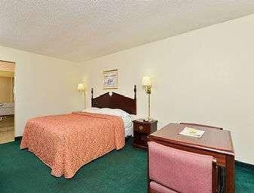 Super 8 by Wyndham Little Rock/North/Airport image 3